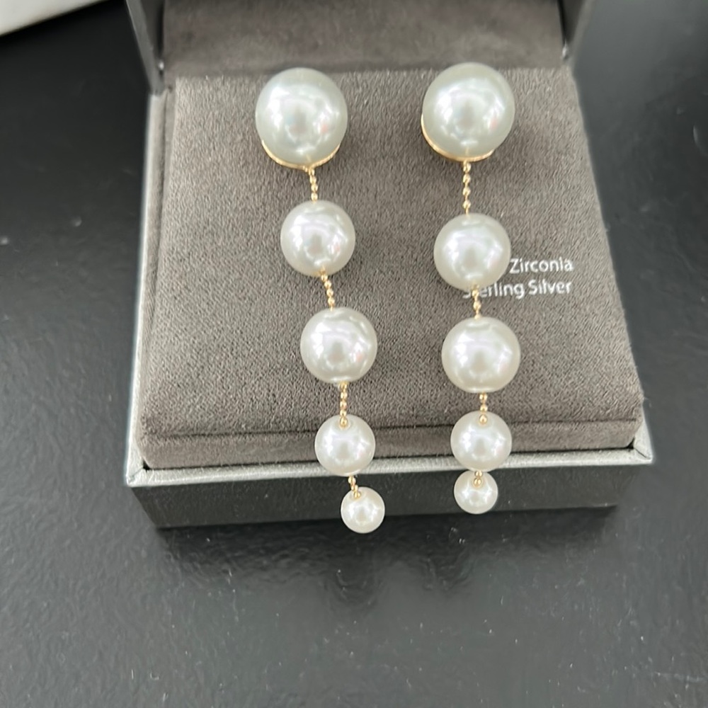 Nadri NWOT Dot Dot imitation pearl lineardrop earrings